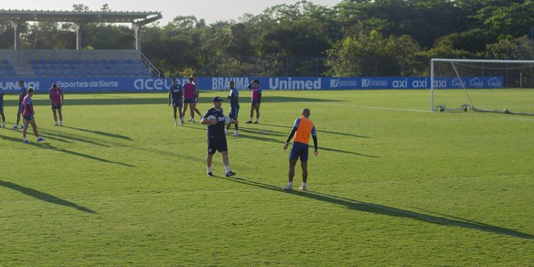 Bahia inicia preparação para enfrentar o Goiás