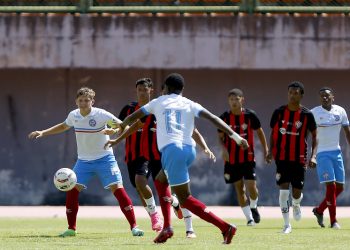 Bahia vence o Vitória por 2 a 0 e garante vaga na final do Baianão sub-15