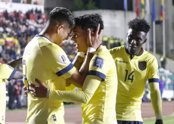 Com Chávez em campo, Equador vence a Bolívia pelas eliminatórias da Copa do Mundo