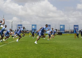 Com foco em passes e movimentação, Bahia segue preparação para enfrentar o Goiás
