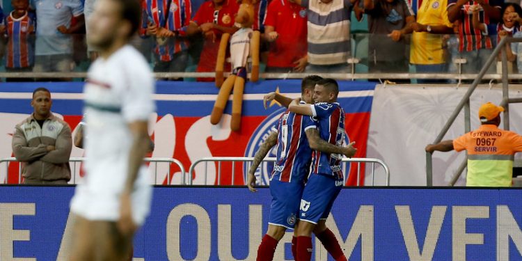 Com gol de Everaldo, Bahia vence o Fluminense e se mantem fora da zona
