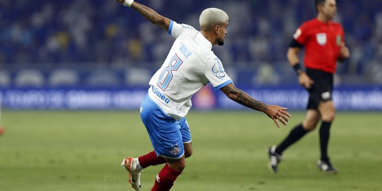 Desfalque contra o Palmeiras, Cauly retorna a Salvador para realizar exames