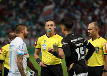 Raphael Claus é escalado para apitar Goiás x Bahia no Estádio da Serrinha