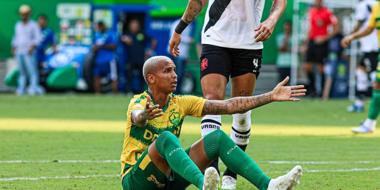 Artilheiro do Cuiabá, Deyverson pode ser desfalque para enfrentar o Bahia