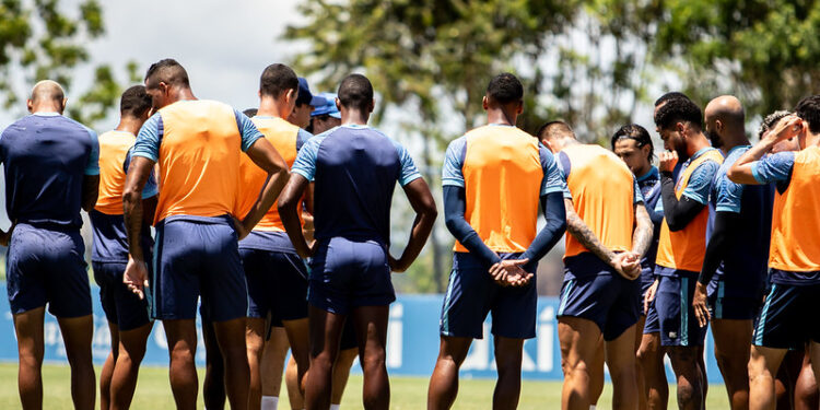 Com Raul Gustavo em campo, Ceni começa a esboçar time do Bahia para enfrentar o São Paulo