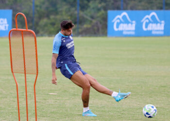 Com treino técnico e tático, Bahia continua preparação para enfrentar o Corinthians
