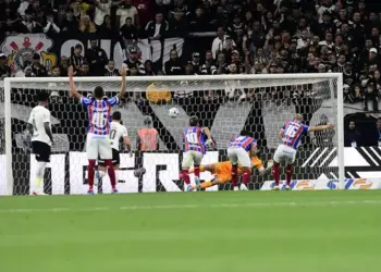 Inesquecível! Bahia aplica goleada histórica contra o Corinthians na Arena Itaquera