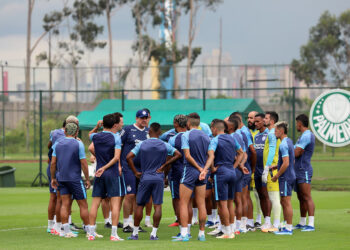 No CT do Palmeiras, Bahia faz último treino finaliza preparação para enfrentar o Corinthians