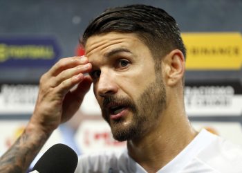 ‘Resultado não condiz com o que foi o jogo’, diz Everaldo após revés diante do Grêmio