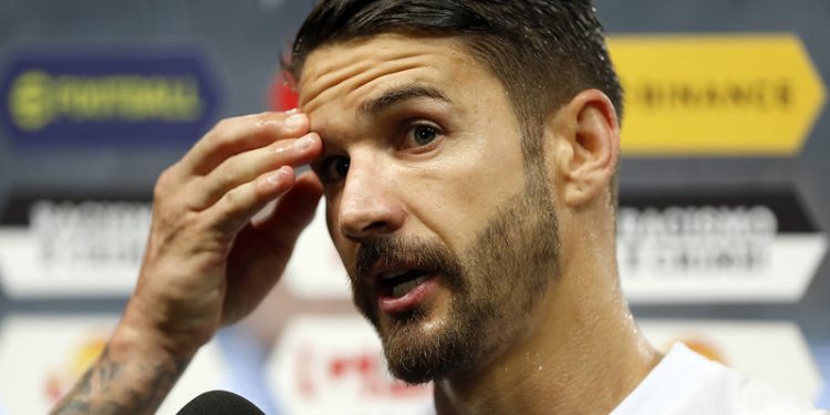 ‘Resultado não condiz com o que foi o jogo’, diz Everaldo após revés diante do Grêmio