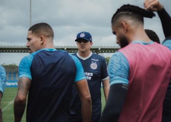 Rogério Ceni esboça escalação do Bahia para jogo contra o Grêmio