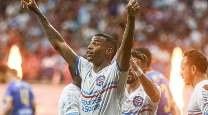 Bahia goleia na estreia do elenco principal 