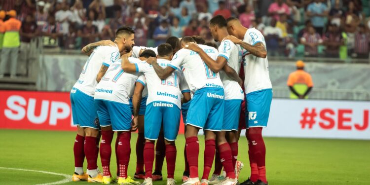 Bahia goleia na estreia do elenco principal 