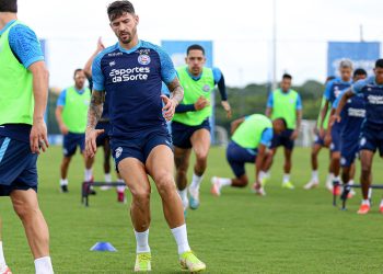 Elenco se reapresenta com foco em confronto direto diante do Barcelona 