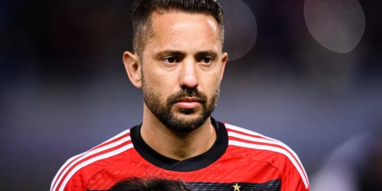 Empresário de Everton Ribeiro cita Rogério Ceni e revela detalhes da negociação com o Bahia