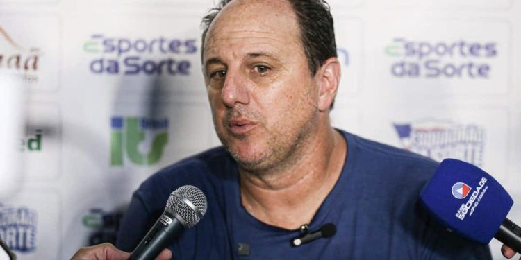 Rogério Ceni analisa triunfo e explica mudanças