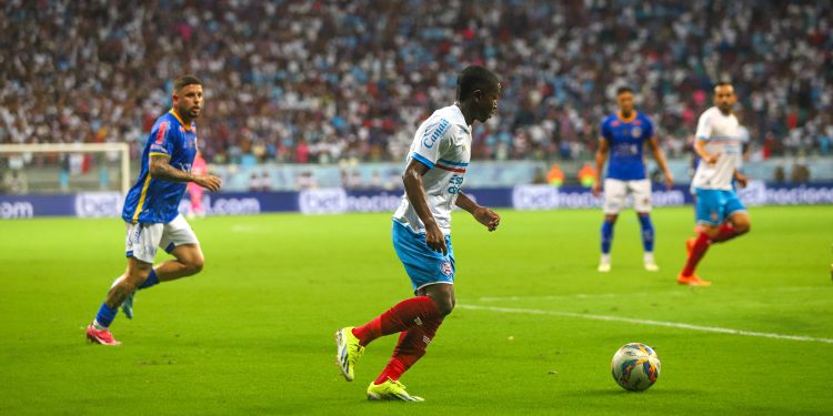 Sidney estreia na Arena Fonte Nova como profissional 