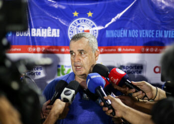 Técnico Rogério Ferreira analisa resultados após dois jogos pelo Bahia no Baianão