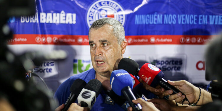 Técnico Rogério Ferreira analisa resultados após dois jogos pelo Bahia no Baianão