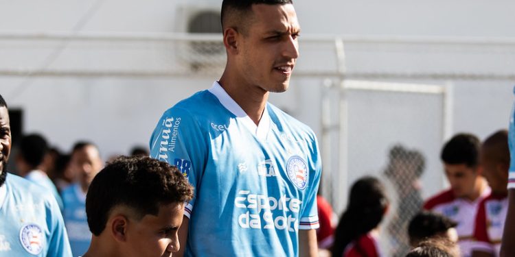 Bahia renova contrato com Gabriel Xavier