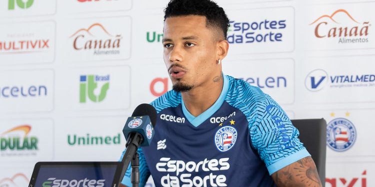 “Na hora que entrosar vamos ter um número de gols muito alto”, diz Rafael Ratão em entrevista