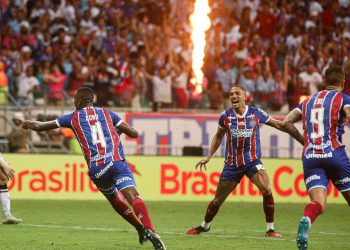 De virada, Bahia vence o clássico contra o Vitória por 2 a 1 e se classifica na Copa do Nordeste