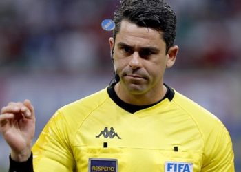 Flávio Rodrigues de Souza é escalado para apitar Bahia x Caxias-RS, na Copa do Brasil