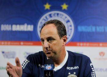 Ceni lamenta fracasso no estadual, assume responsabilidade e justifica mudanças na equipe