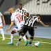 Com gols de Everaldo e Rafael Ratão, Bahia vence o Botafogo por 2 a 1 no Nilton Santos