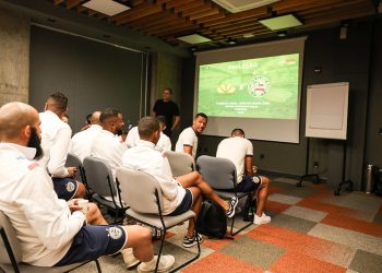 Criciúma 0 x 2 Bahia: Assista aos bastidores e comemoração dos atletas nos vestirários