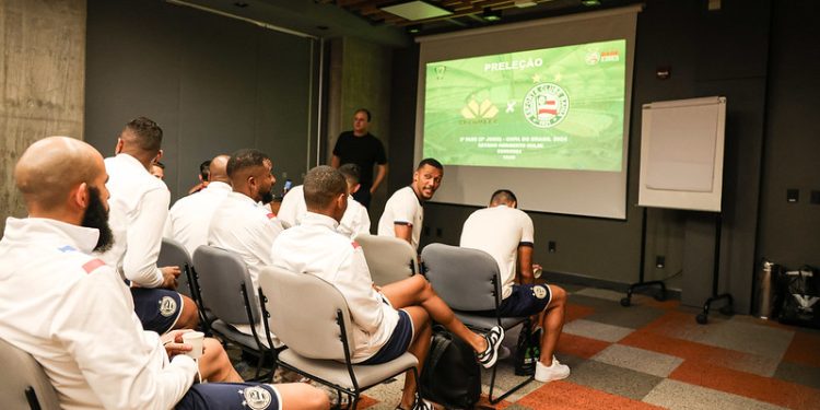 Criciúma 0 x 2 Bahia: Assista aos bastidores e comemoração dos atletas nos vestirários