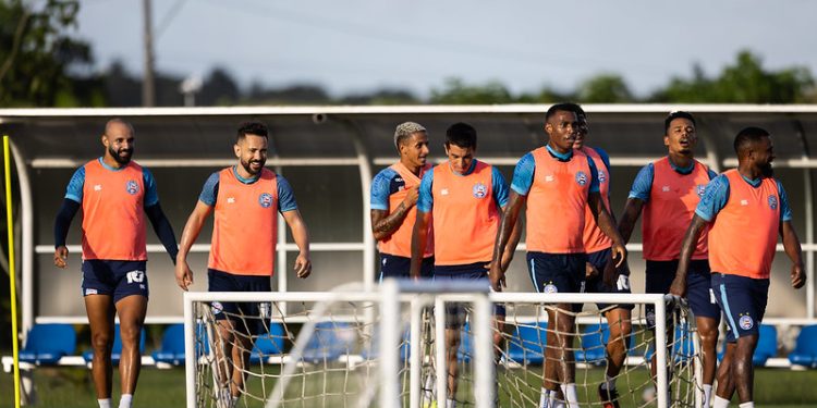 Em busca da liderança, Bahia treina parte tática visando confronto diante do Bragantino