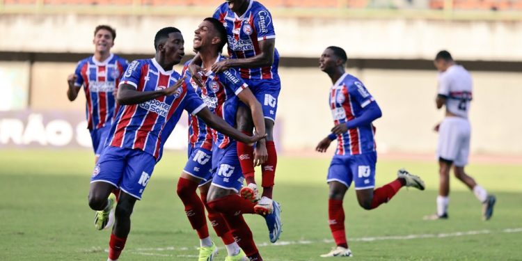 Jogando em Pituaçu, Bahia vence o São Paulo por 3 a 2 pelo Brasileirão Sub-20