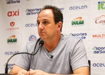 Rogério Ceni lamenta derrota nos acréscimos para o Flamengo no Maracanã