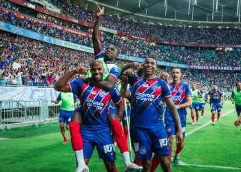 Bahia vira contra Cruzeiro e retorna ao G-4 do Brasileirão