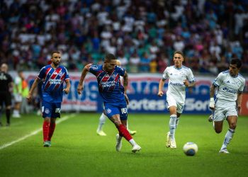 Bahia vira contra Cruzeiro e retorna ao G-4 do Brasileirão