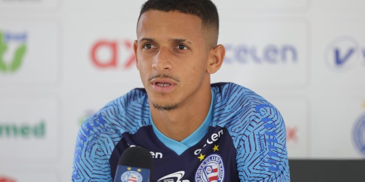 “Estou bem adaptado na lateral, espero seguir ainda mais dentro do campo”, diz Luciano Juba em entrevista