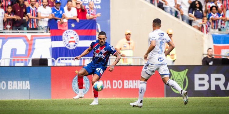 Jogador do Cruzeiro reconhece falta para expulsão contra o Bahia, mas se defende: ‘Não tenho esse perfil de atleta maldoso’