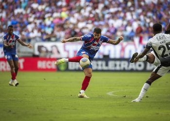 “Um momento difícil diante do nosso torcedor”, diz Everaldo após derrota para o Corinthians