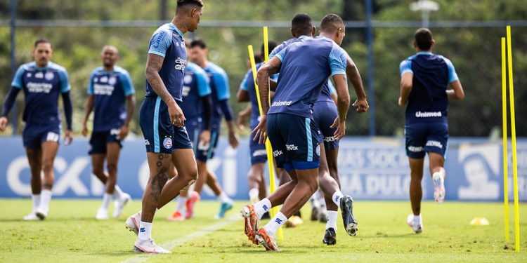 Ceni comanda treino técnico e Bahia segue se preparando para enfrentar o Corinthians
