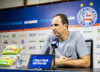 Ceni explica rodízio no elenco e faz novas críticas ao gramado da Fonte Nova