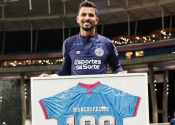 Goleiro Marcos Felipe completa 100 jogos pelo Bahia com falha em gol do Inter e críticas da torcida
