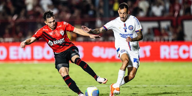 Jean Lucas marca no último minuto e garante empate do Bahia fora de casa contra o Atlético-GO