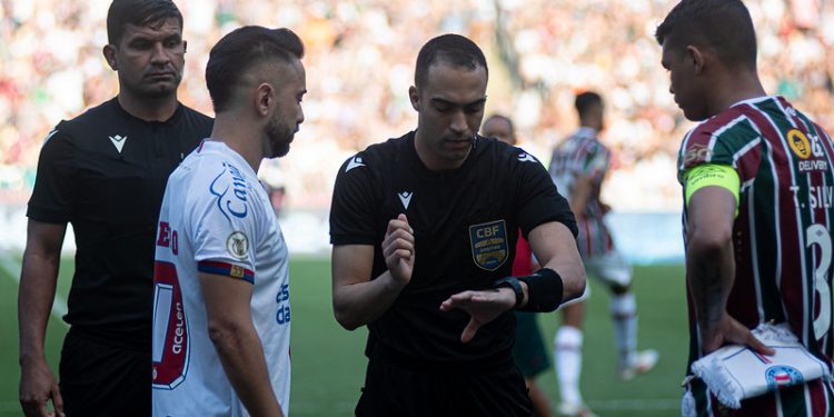 Bahia desperdiça chances e acaba derrotado pelo Fluminense no Maracanã