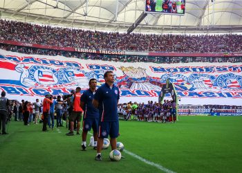 Bahia x Vitória: Onde assistir, prováveis escalações, desfalques e arbitragem da partida