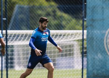 Com Ademir e Rezende em campo, Bahia inicia preparação para enfrentar o Botafogo