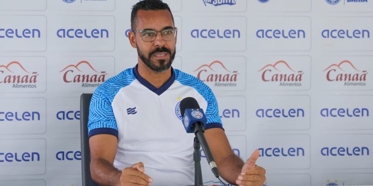 “Minha experiência pode contribuir bastante com esse grupo”, diz Felipe Freitas técnico do Bahia Feminino