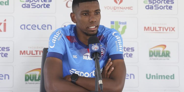 “Vamos fazer o segundo turno, se Deus quiser, melhor que o primeiro”, diz Kanu em entrevista coletiva