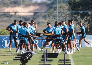 Acevedo realiza trabalho com bola e Bahia se reapresenta no CT Evaristo de Macedo