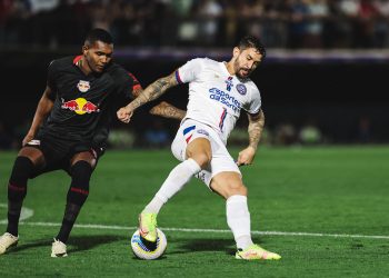 Bahia leva gol nos acréscimos e perde para o Bragantino por 2 a 1